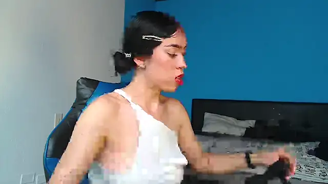 Julieta De Los Angeles online show from October 22, 6:02 pm