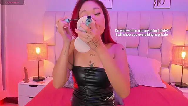 SkinnyFoxy online show from May 6, 8:13 pm
