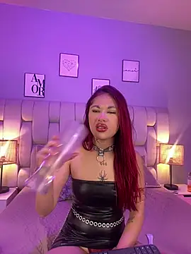 SkinnyFoxy online show from May 13, 8:36 pm