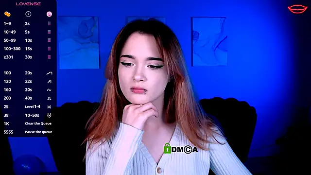 liana kisses online show from November 6, 8:15 pm