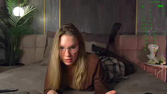 LeslieMines online show from June 22, 5:48 am