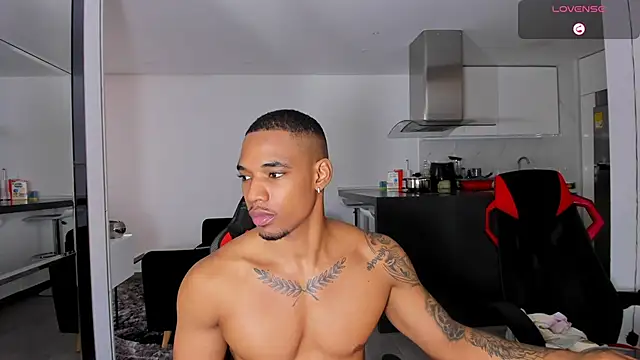 TROYWESLY- online show from October 5, 9:42 pm