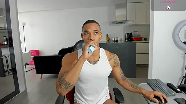 TROYWESLY- online show from April 30, 2:11 pm