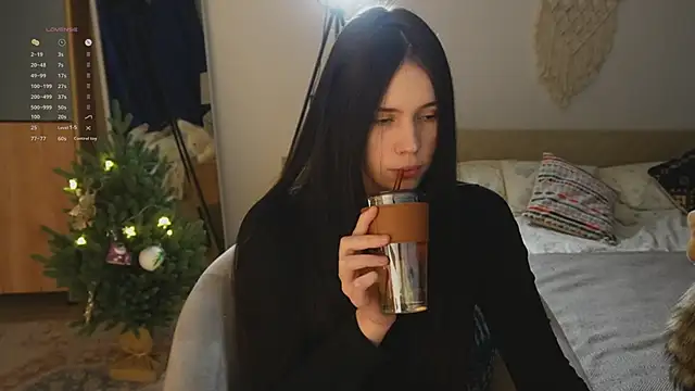 jennetdoll online show from January 7, 6:00 pm