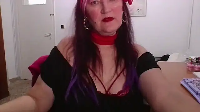 SabrinaXlovess online show from October 28, 6:13 pm