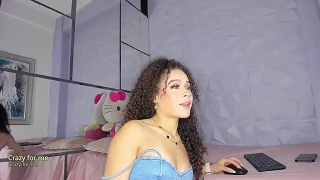 Snapshot of _LittleLia chatting on September 18, 3:32 pm LittleLia online show from September 18, 3:32 pm