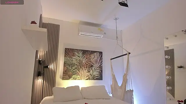 emma alice  online show from December 15, 10:20 am