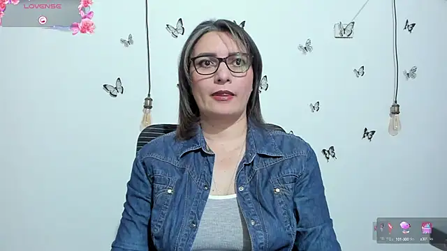 Snapshot of Amie_Adams82_ chatting on October 14, 5:15 pm Amie Adams82 online show from October 14, 5:15 pm