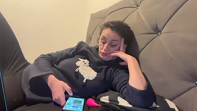 JeSuisUnTapin online show from January 9, 12:59 am