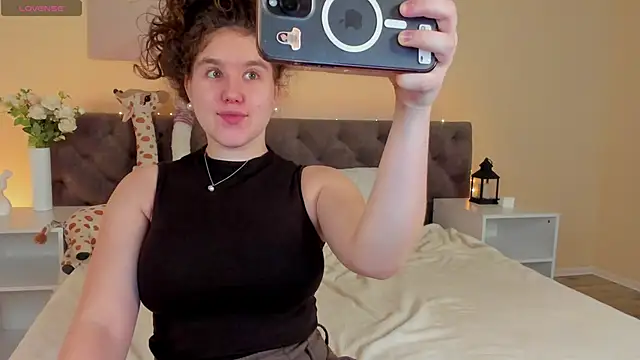 Ariella Sol online show from July 2, 1:05 am