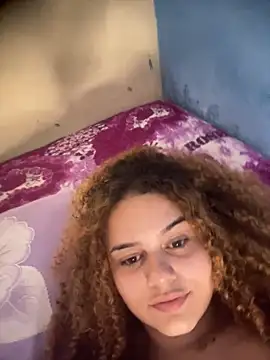 Snapshot of Lolacavalona chatting on October 14, 12:02 am Lolacavalona online show from October 14, 12:02 am