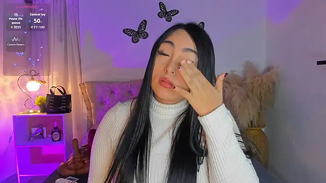 Sarahballiston  online show from December 3, 1:41 am