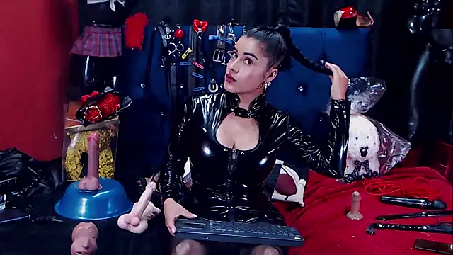 Hannamariana online show from July 27, 1:41 pm
