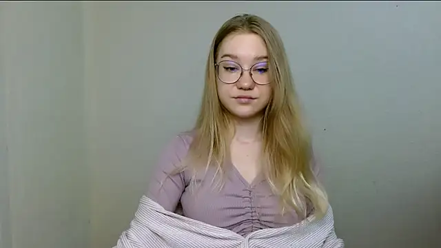 cindi hot online show from May 2, 12:30 pm