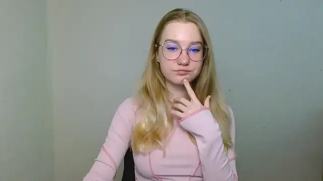 cindi hot online show from March 7, 11:28 am