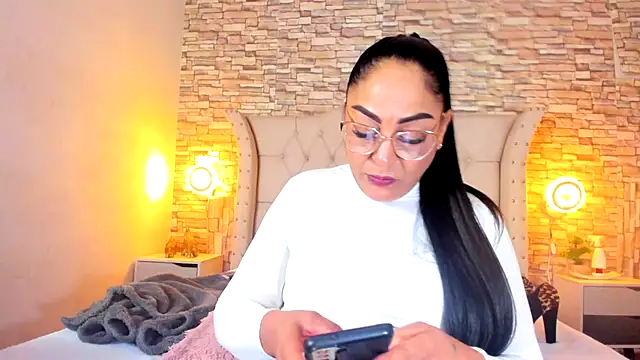 Gina Myers online show from October 1, 12:54 pm