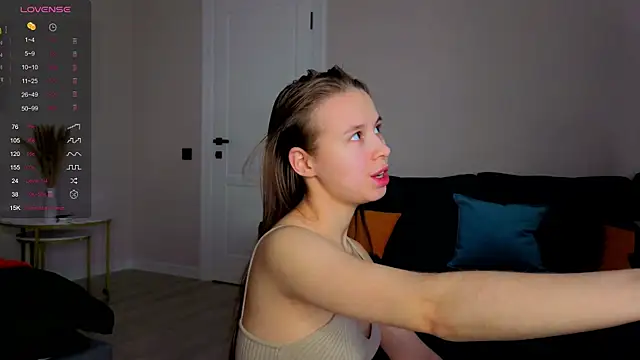 Snapshot of Dream_emma chatting on October 6, 6:30 am Dream emma online show from October 6, 6:30 am