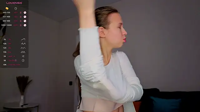 Snapshot of Dream_emma chatting on September 10, 1:49 am Dream emma online show from September 10, 1:49 am