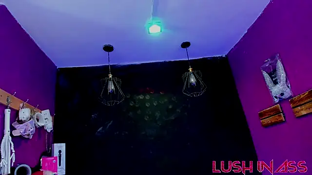 Alexa Slave online show from June 5, 7:31 pm