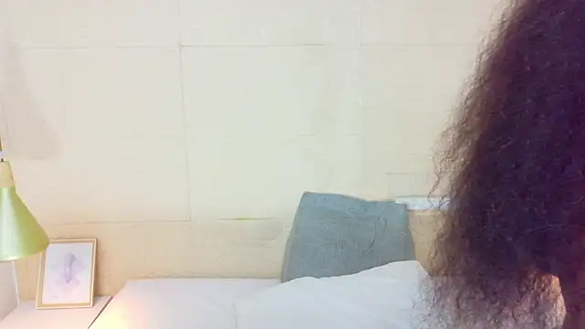 Shamiraa moore online show from October 8, 8:02 pm