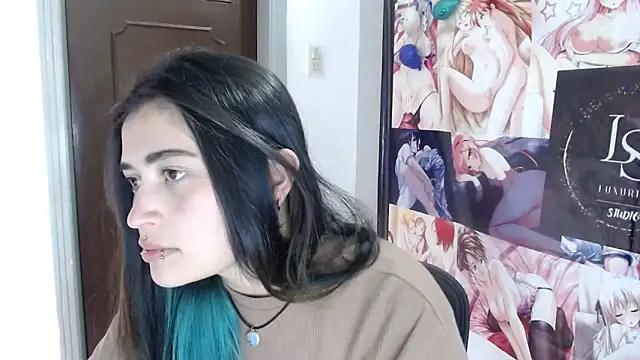 Snapshot of Nylaahh_ chatting on October 13, 8:11 pm Nylaahh online show from October 13, 8:11 pm
