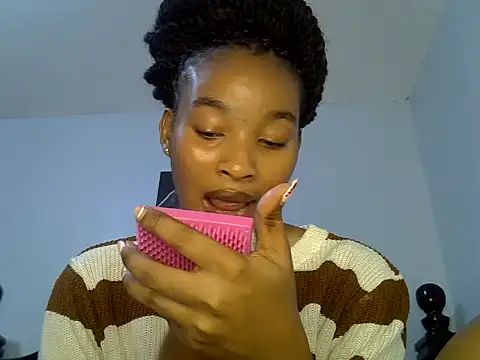 cute-alexis online show from June 8, 8:26 am