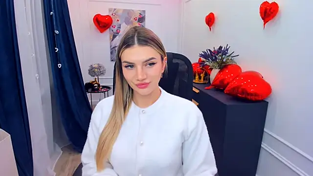 SelenaeMoore online show from February 8, 7:39 pm