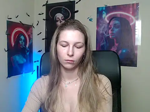 StrangerGi online show from May 17, 6:12 am
