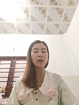 Sexy-ladyboobs20 online show from May 29, 1:03 am