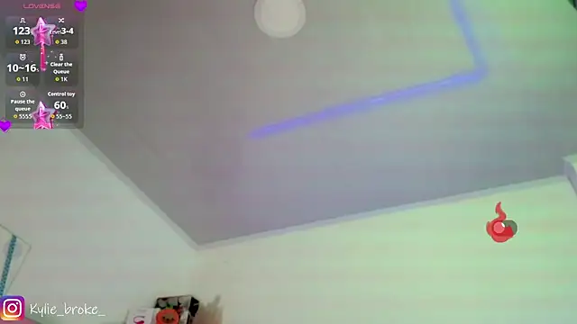Kylie brokee online show from April 28, 2:27 am