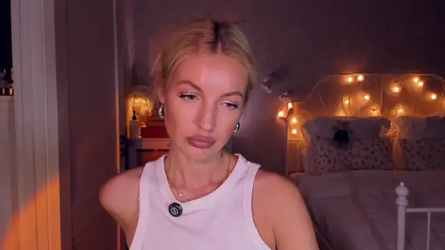 aestetick online show from March 18, 2:33 pm