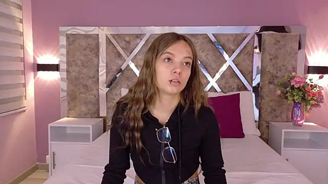 AmmyJones  online show from July 27, 7:11 pm