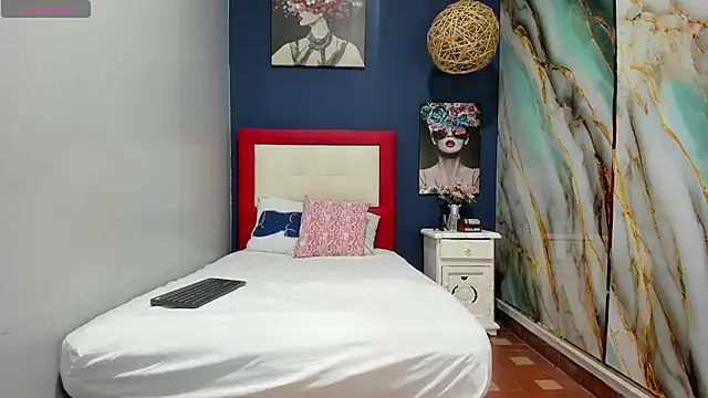 BustyAmanda online show from November 13, 8:41 pm