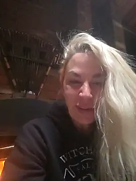 AshleyDiamonds1 online show from May 15, 2:38 am
