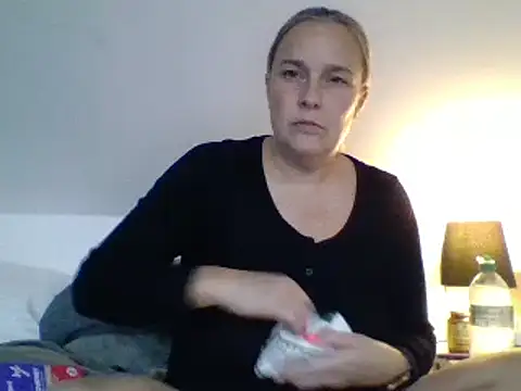 scrummymummy2 online show from September 14, 8:07 pm