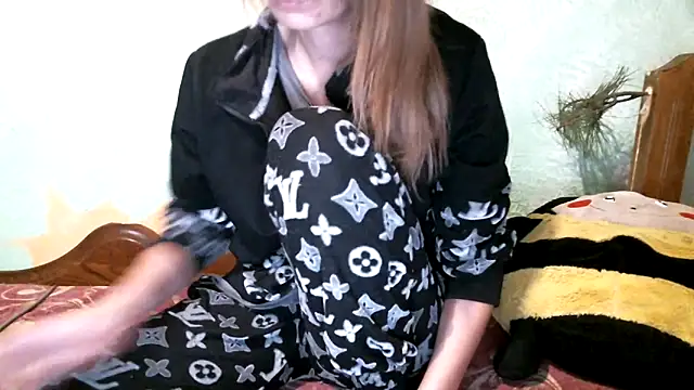 DennisXCaroll online show from December 5, 5:40 am