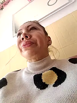 coral smitth online show from February 25, 6:28 pm