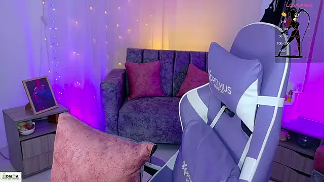 Miss scarllet  online show from June 10, 1:10 pm