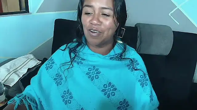 Snapshot of saggil23 chatting on October 16, 11:18 pm saggil23 online show from October 16, 11:18 pm