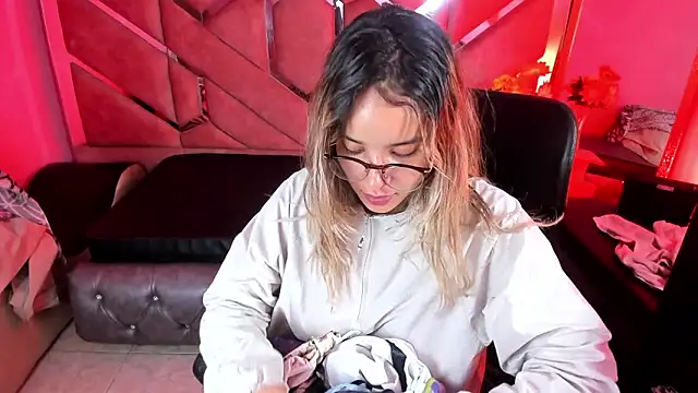 Olivia Fox69 online show from November 4, 3:33 am