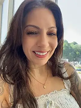 BeautifulMesss online show from August 7, 7:21 pm