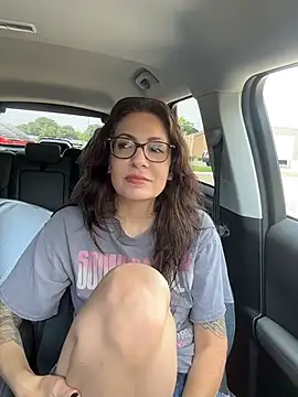 BeautifulMesss online show from August 6, 4:14 pm