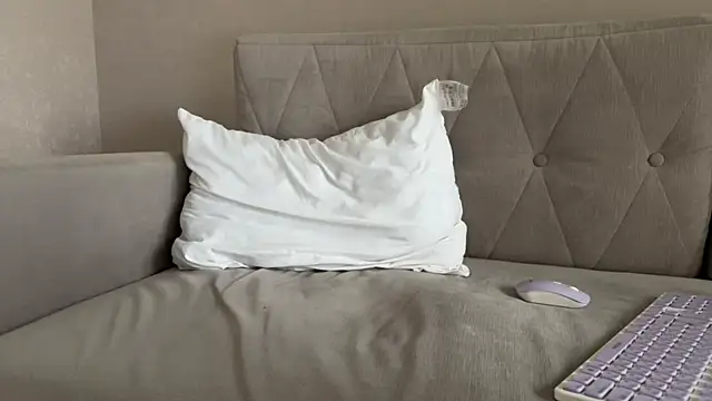 weshycouple online show from May 3, 3:10 am