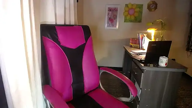 danielle rose 1 online show from July 22, 5:25 pm