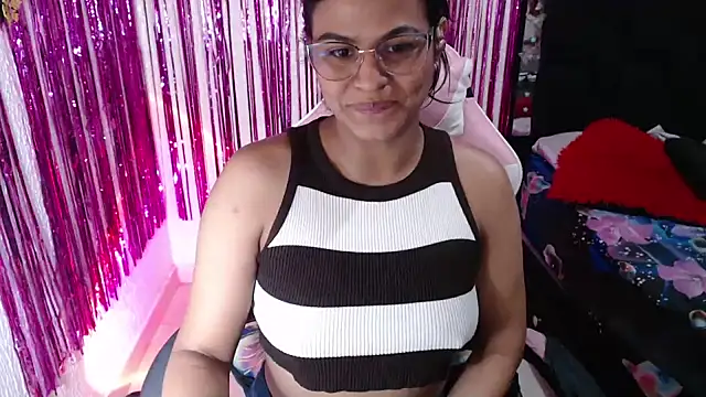 SweetAlmaa online show from June 18, 11:59 am