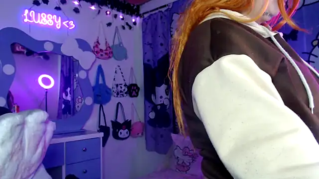 lussyevans24 online show from October 4, 6:19 am