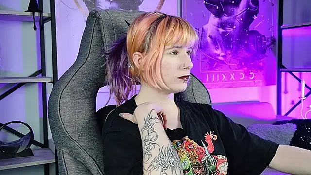 LexiWenford online show from August 2, 3:42 am