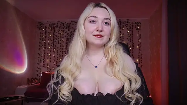 Snapshot of AllisonBlack_ chatting on October 11, 12:37 am AllisonBlack  online show from October 11, 12:37 am