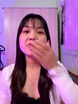 Maeve2k5 online show from November 3, 10:30 am