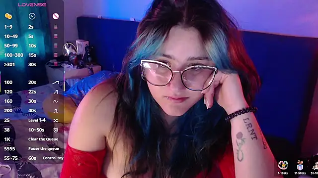 luna palmerau online show from July 7, 12:52 pm